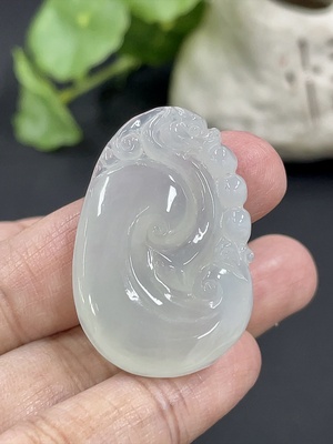 F42953172 翡翠如意挂件 货品总重约9.55g