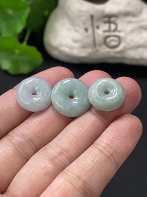 F36223551 翡翠平安扣挂件 货品总重约6.69g
