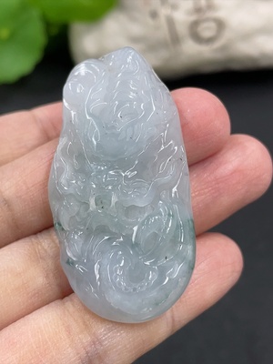 F39664899 翡翠龙牌挂件 货品总重约17.88g