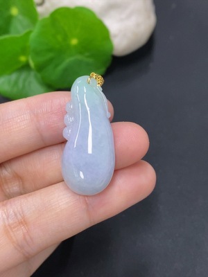 F46615661 翡翠福瓜挂件 18k金扣头 货品总重量约6.2克