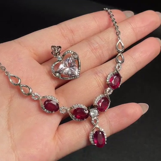 C33890269 Garnet Beaded Necklace + Beryl Pendant (Color Origin Undetermined) Non-Gold Total Weight Approx. 13.45g Sell as a Lot