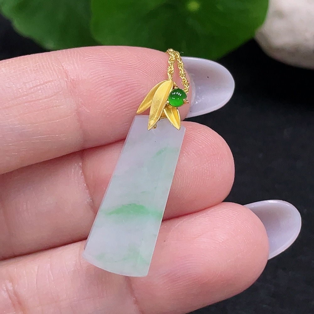 F33916862 Jadeite Plain Pendant 18DP with 18K Gold Total: Approx. 2.3g (incl. chain)