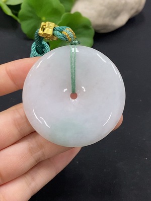 F30564446 JadeitePeace Knot Pendant