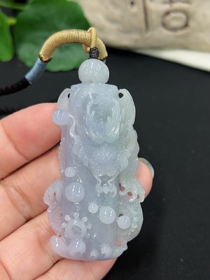 F46544192 翡翠龙牌挂件  货品总重约33.4克（含绳重）
