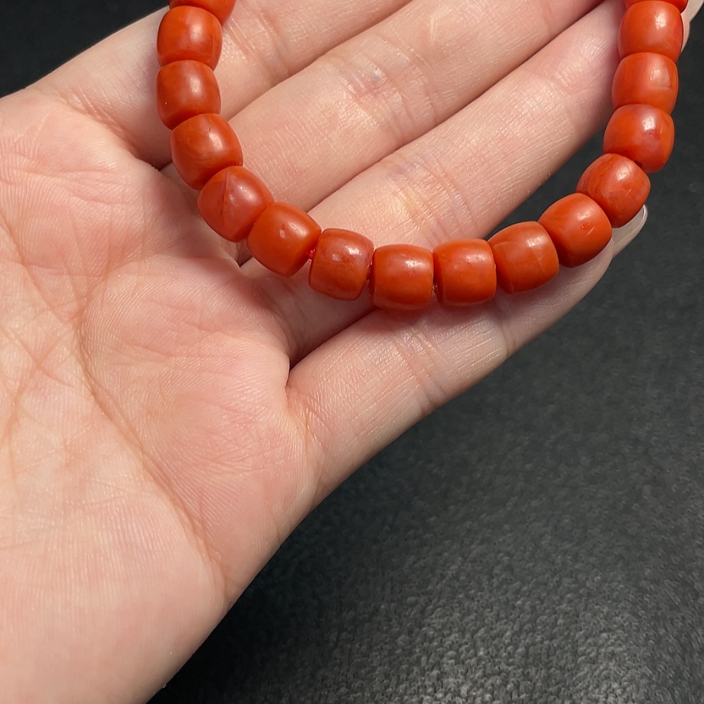 C34067629 South Red Agate Bracelet with Visible Organic Matter, Total Weight Approx. 22.41g, Size About 8.3mm