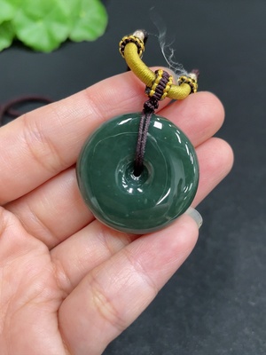 H34037114 Hetian Jade Pendant, Peace Knot