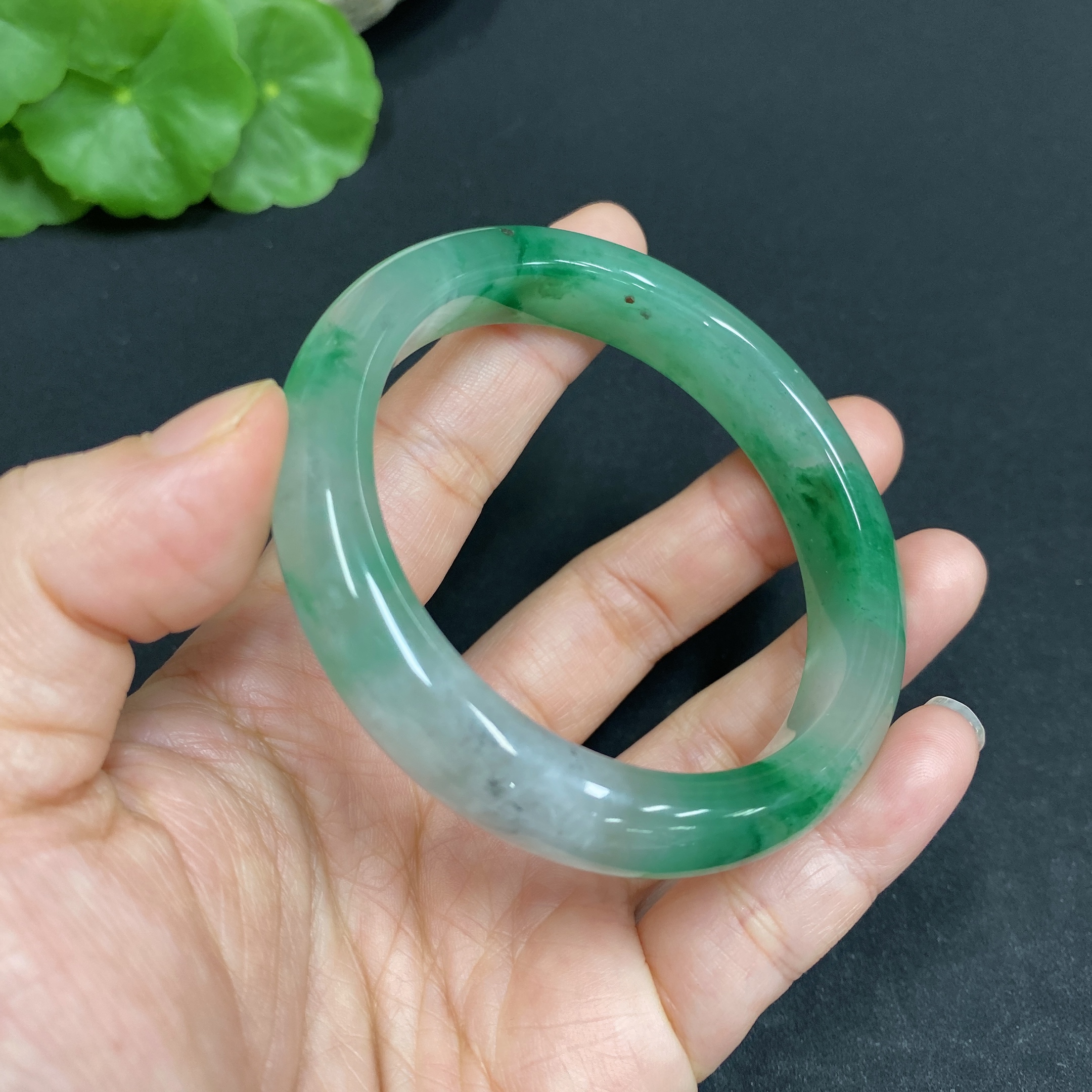 H33845713 African Emerald (Dulong Jade) Round Bracelet