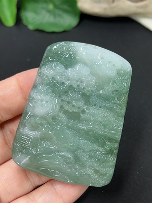 F46545626 翡翠挂件山水牌 货品总约重50.75g
