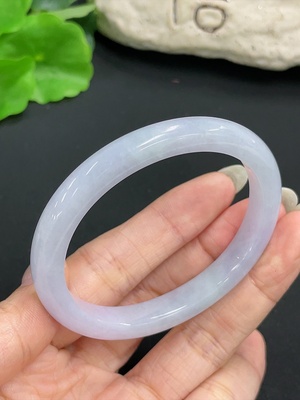 F41949164 翡翠贵妃手镯 货品总重约29.29g  圈口53.8/46.6