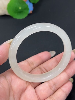 H42979279 和田玉正圈手镯 圈口58.1 货品总重约44.6g