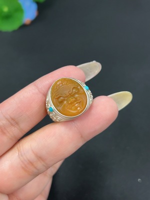 H41947100 和田玉镶嵌活口戒指 货品总重约8.3g 皮色成因未定 非金