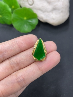 F41934627 翡翠镶嵌件 非金镶 货品总重约2.25g