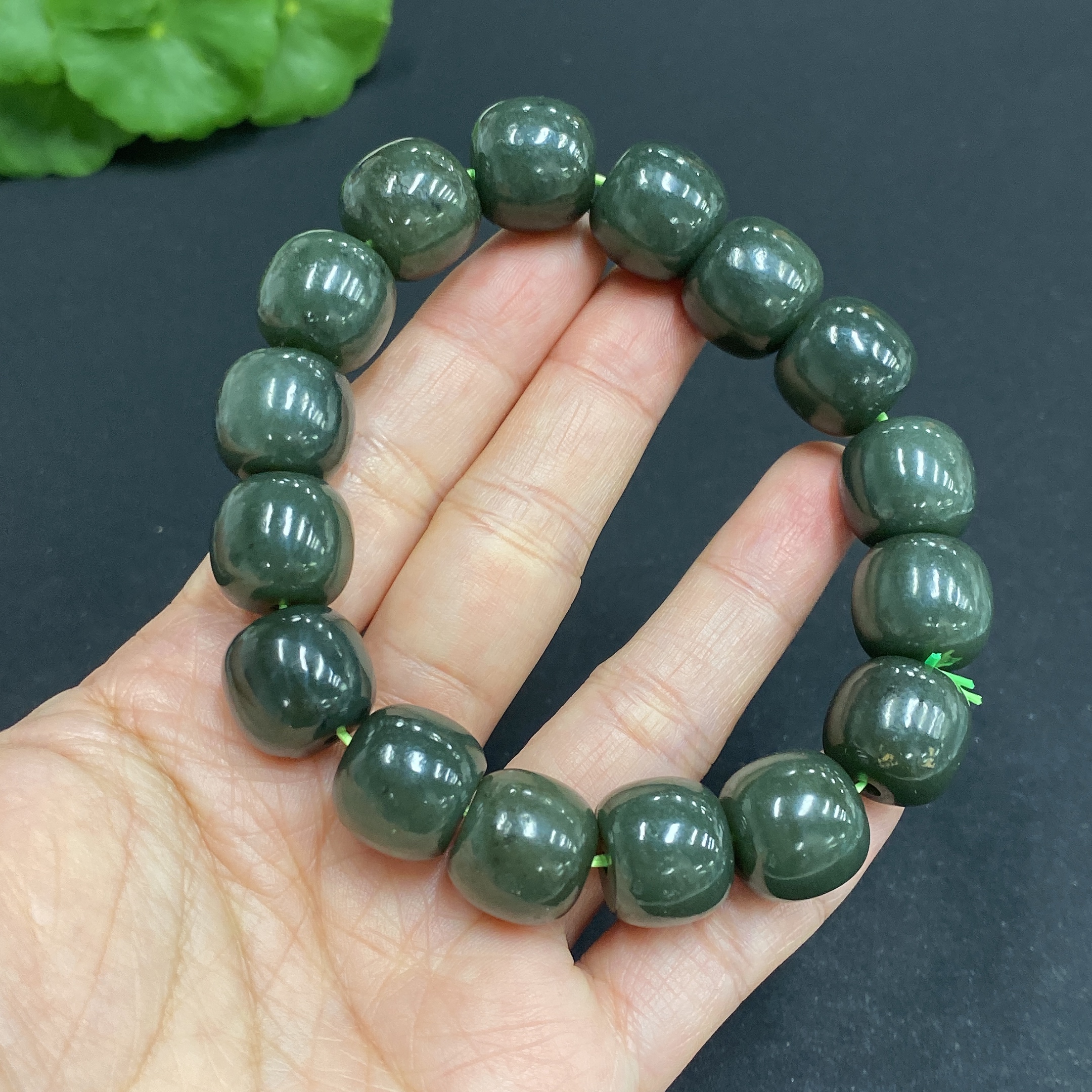H32771871 Hetian Jade Bracelet, approx. 13.6mm beads, total weight approx. 73.3g