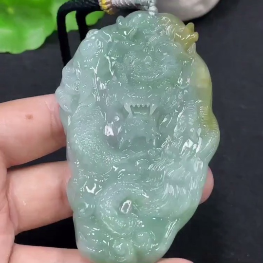 F31611523 Jadeite Dragon Pendant Total Weight Approximately 67.4g (Including Rope Weight)