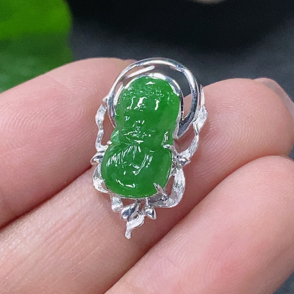 F34997939 Jadeite inlaid pendant 18k total weight approx. 1.38g
