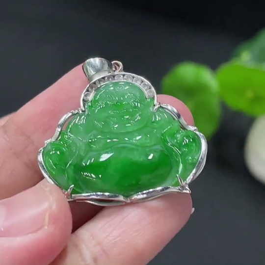 F34018698 Jadeite Buddha Pendant with Non-Diamond Setting, Main Body Approximately 70% Au, Total Weight Approximately 5.43g