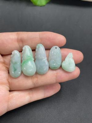 F04309171 Jadeite Pendant Set Sold as a Whole
