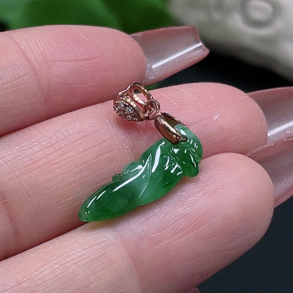 F26031712 Jadeite Pendant Non-Gold Inlaid