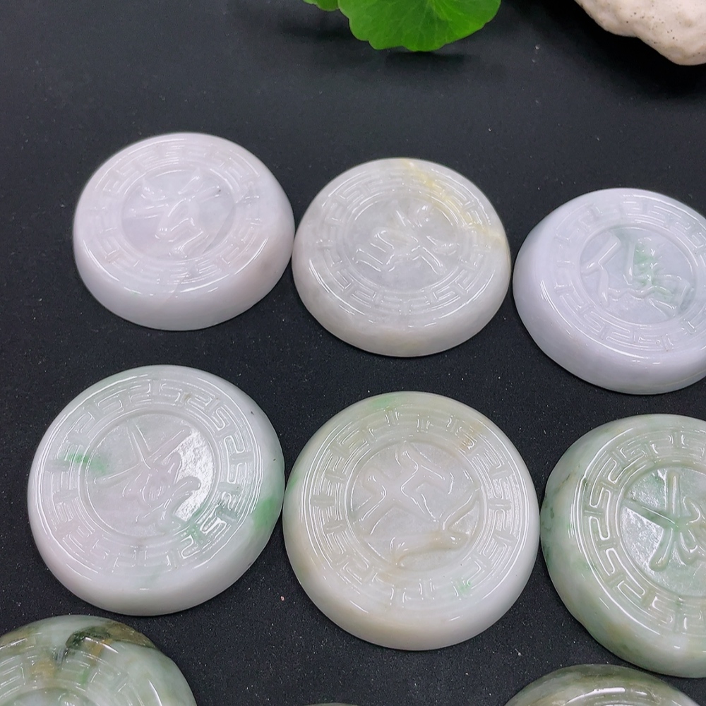 F30454280 Jadeite Chess Set