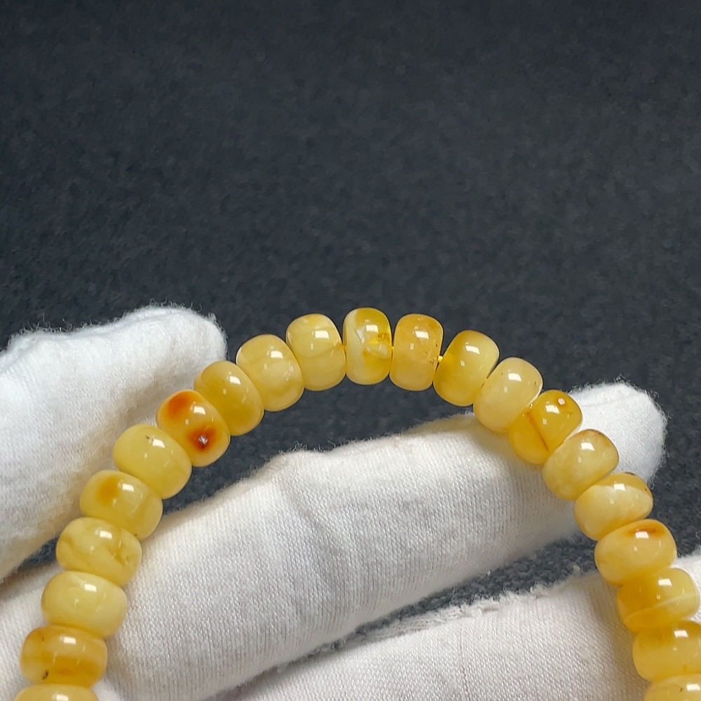 C34041652 Amber Beeswax Bracelet, Total weight about 11.05g, Size about 8.5mm