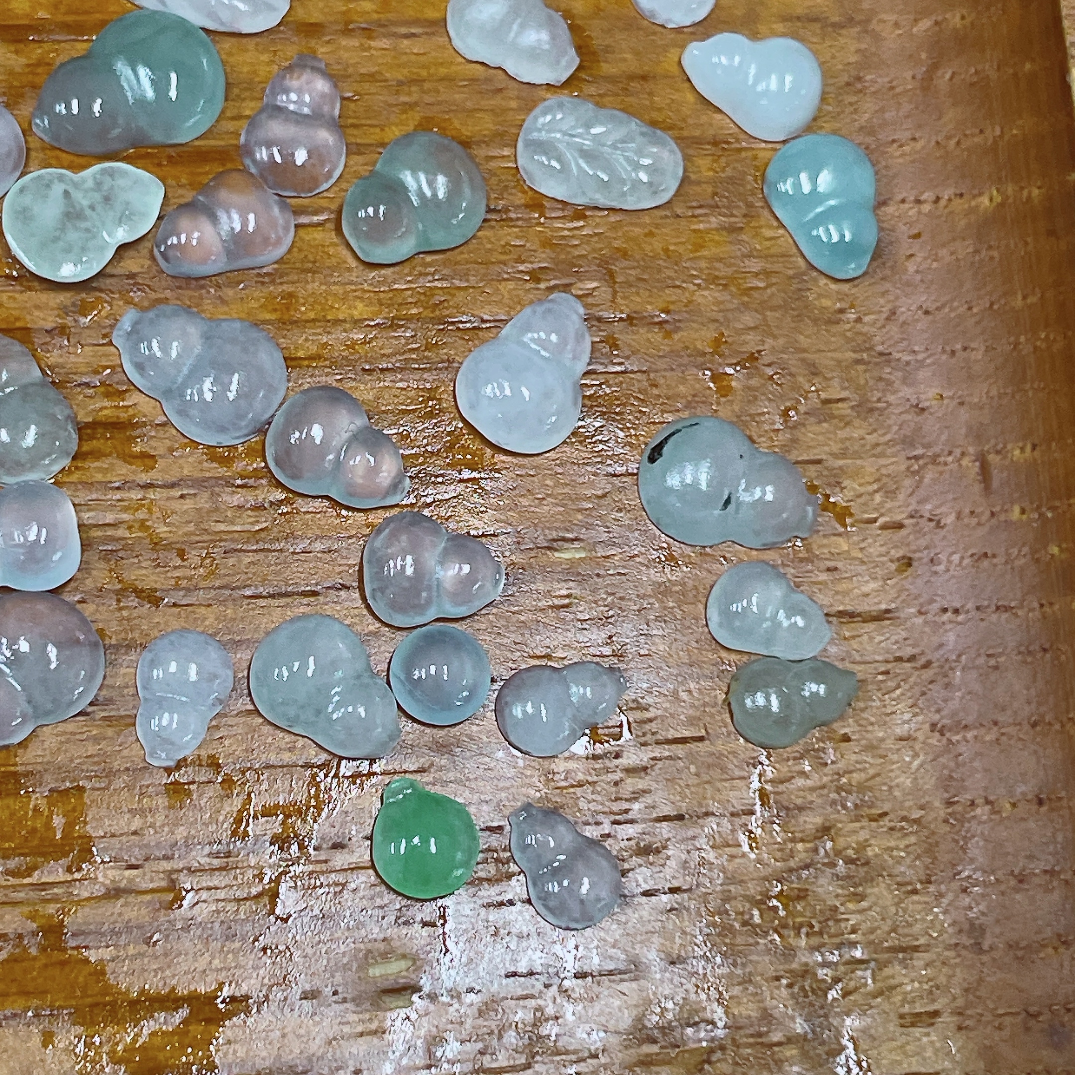 F34065267 Jadeite Pendant Gourd Sell as a Lot Rough