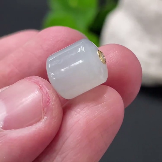 F35171724 Jadeite Road to Success, approximately 10.4mm, total weight about 2.3g, with accessory Au about 54%