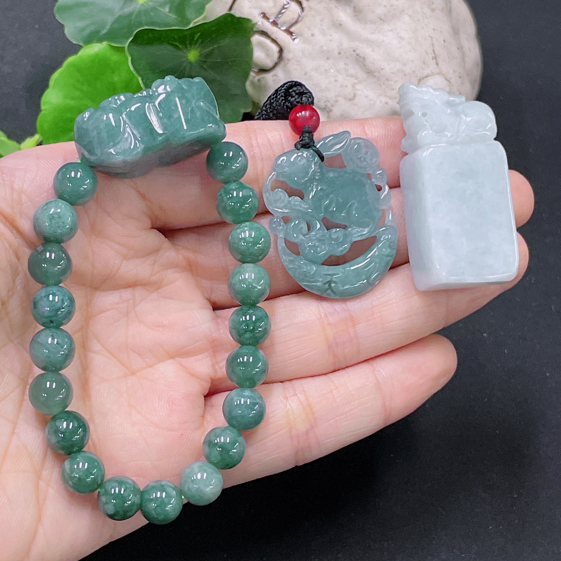 F33918726 Jadeite Pendant + Bracelet Approx. 8.1mm Beads Non-A