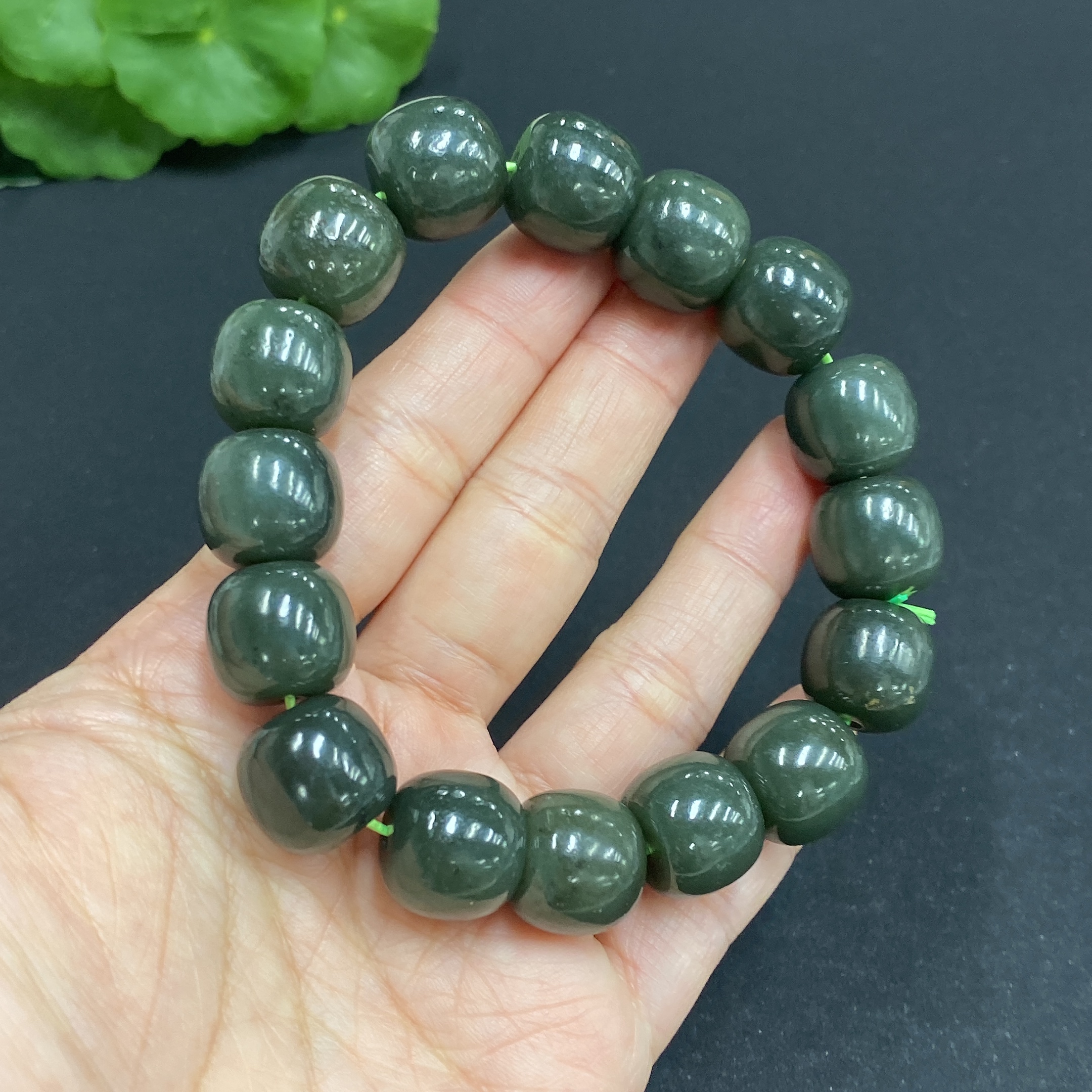 H32771871 Hetian Jade Bracelet, approx. 13.6mm beads, total weight approx. 73.3g