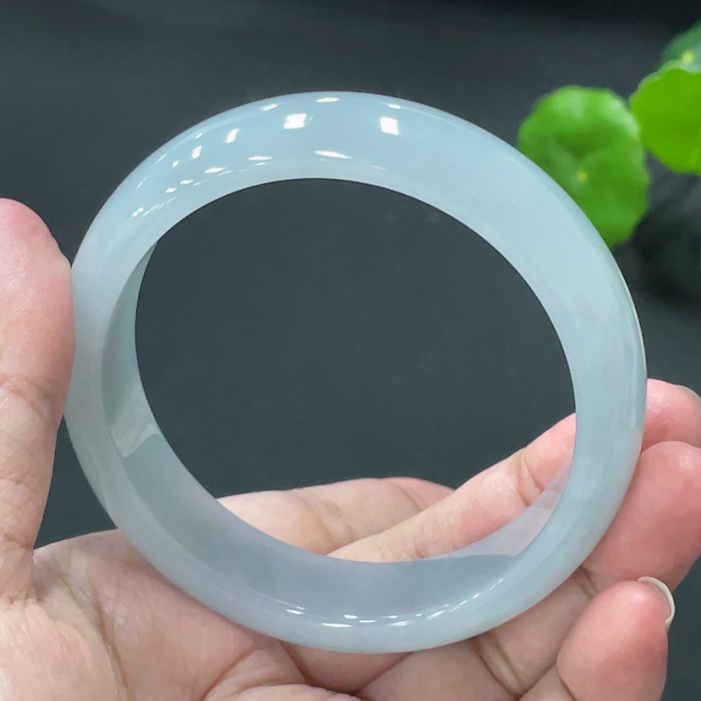 F34018663 Jadeite Round Bangle, Total Weight Approx. 67.9g, Size 57.4