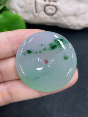 F45345211 翡翠挂件 平安扣  货品总重约14.3g