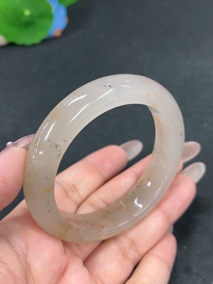 H41923496 非洲翠(独龙玉)正圈手镯 圈口56.2 货品总重约53.6g