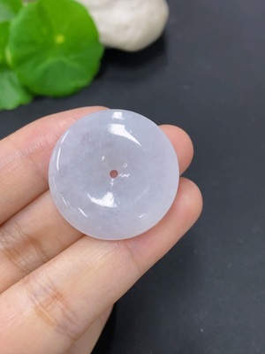 F46598083 翡翠平安扣 货品总重量约8.3克
