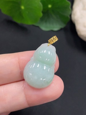 F29397288 Jadeite Gourd Pendant 18K Gold Total Weight Approx. 3.4g