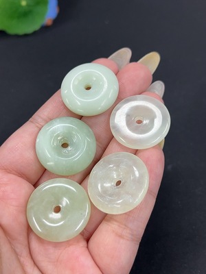 H42978980 岫玉(蛇纹石玉)挂件 平安扣 货品总重约28g