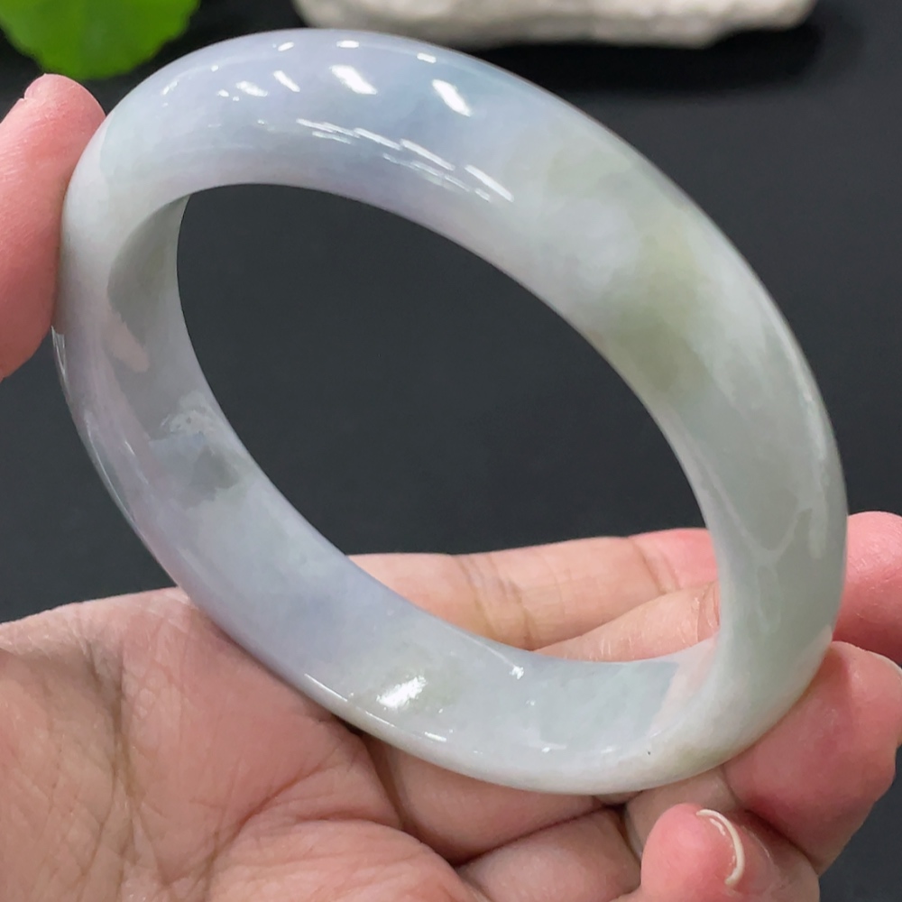 F33838255 Jadeite Round Bangle, Total Weight Approx. 73.4g, Inner Diameter 60.2