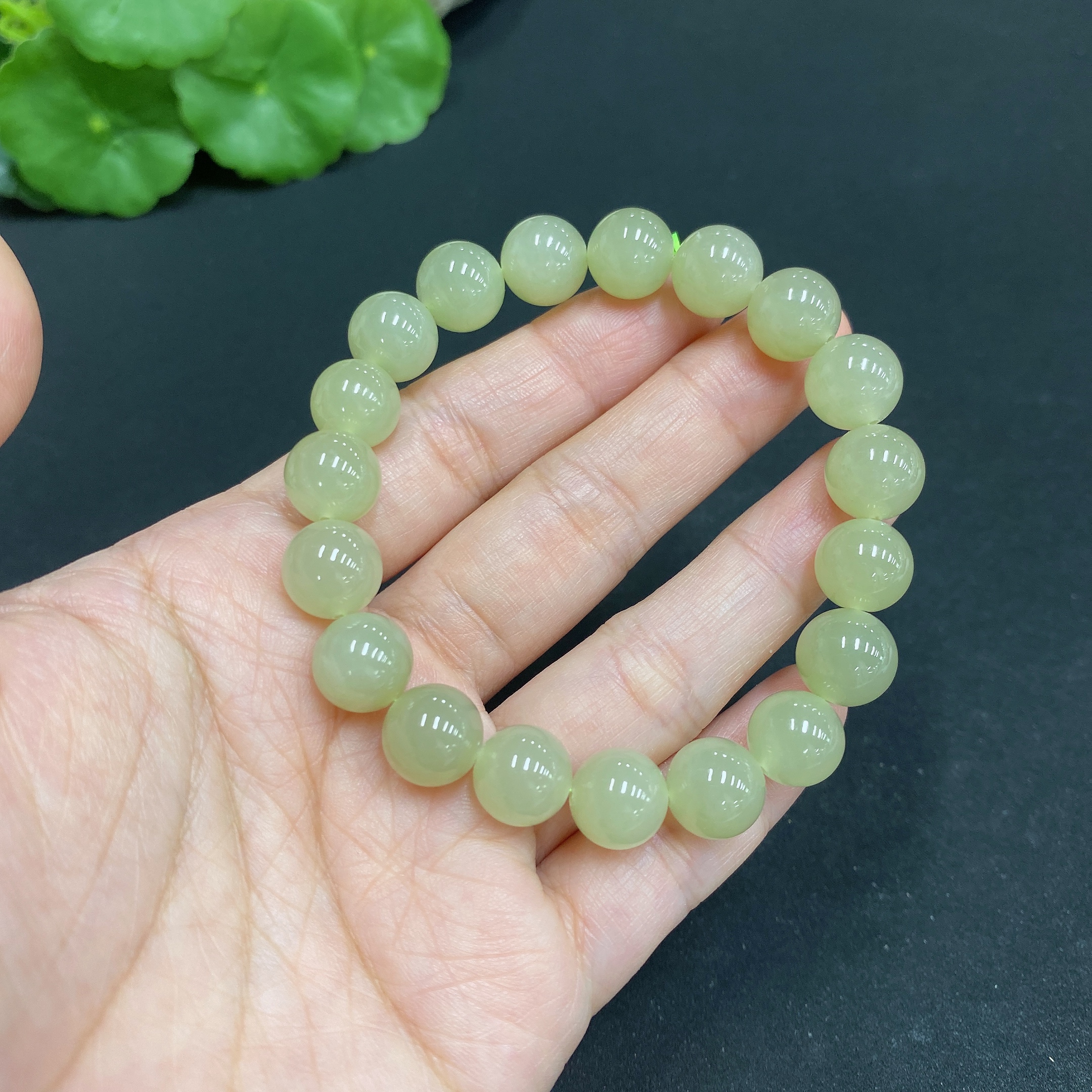 H34014717 Hetian Jade Beaded Bracelet, Approx. 9.9mm, Total Weight Approx. 29.3g
