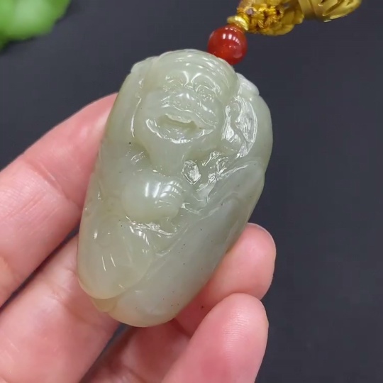 H25915040 Hetian Jade Handheld Ornament - God of Wealth