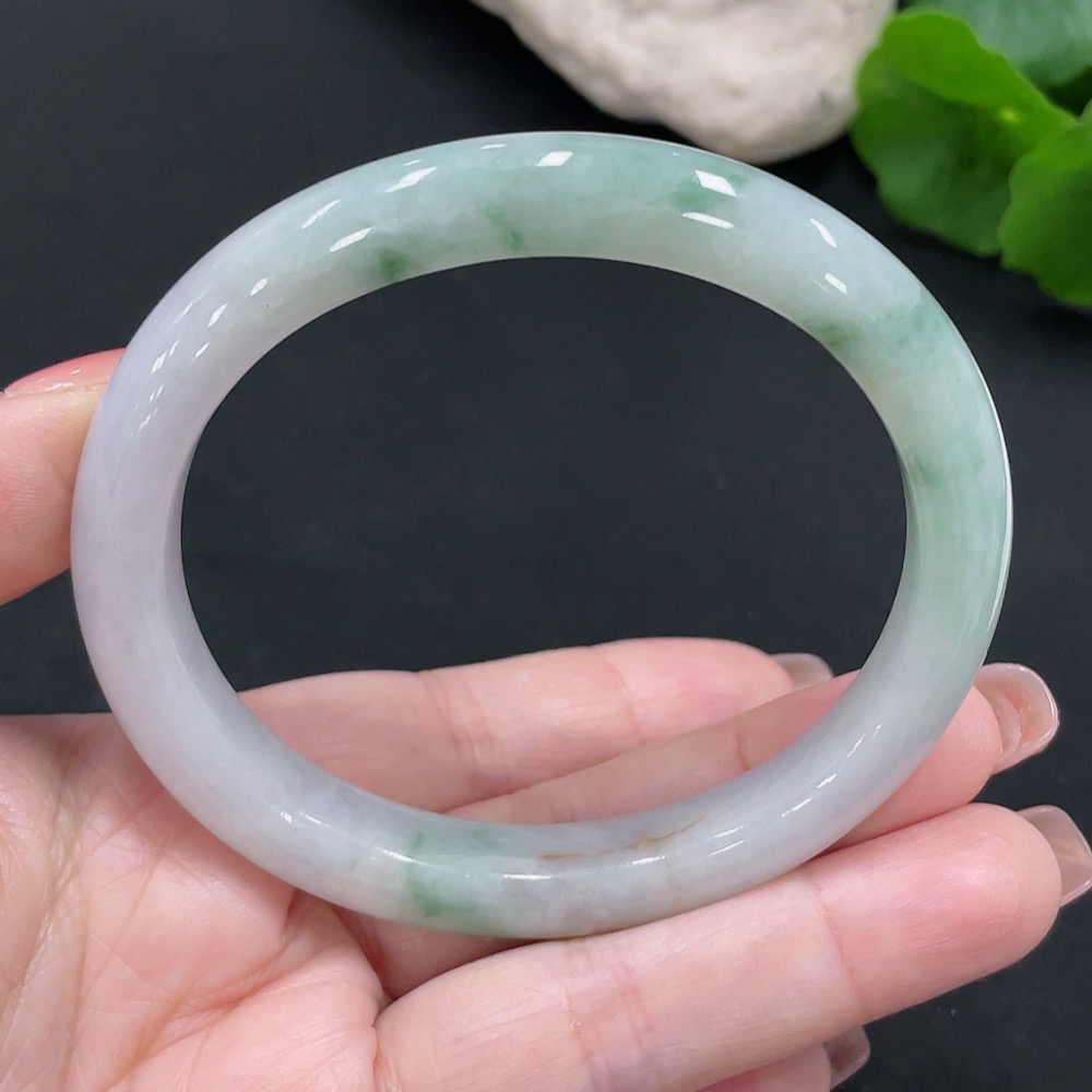 F26024329 Jadeite Imperial Concubine Bracelet Size 60/54 Total Weight Approx. 46.7g