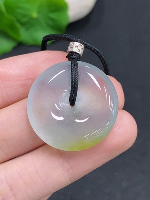 F33908119 Jadeite Peace Knot, total weight including cord approximately 10.3g