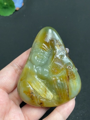 H32805700 Hetian Jade Handheld Piece - God of Wealth - Undetermined Skin Color Origin - Total Weight Approx. 135.9g