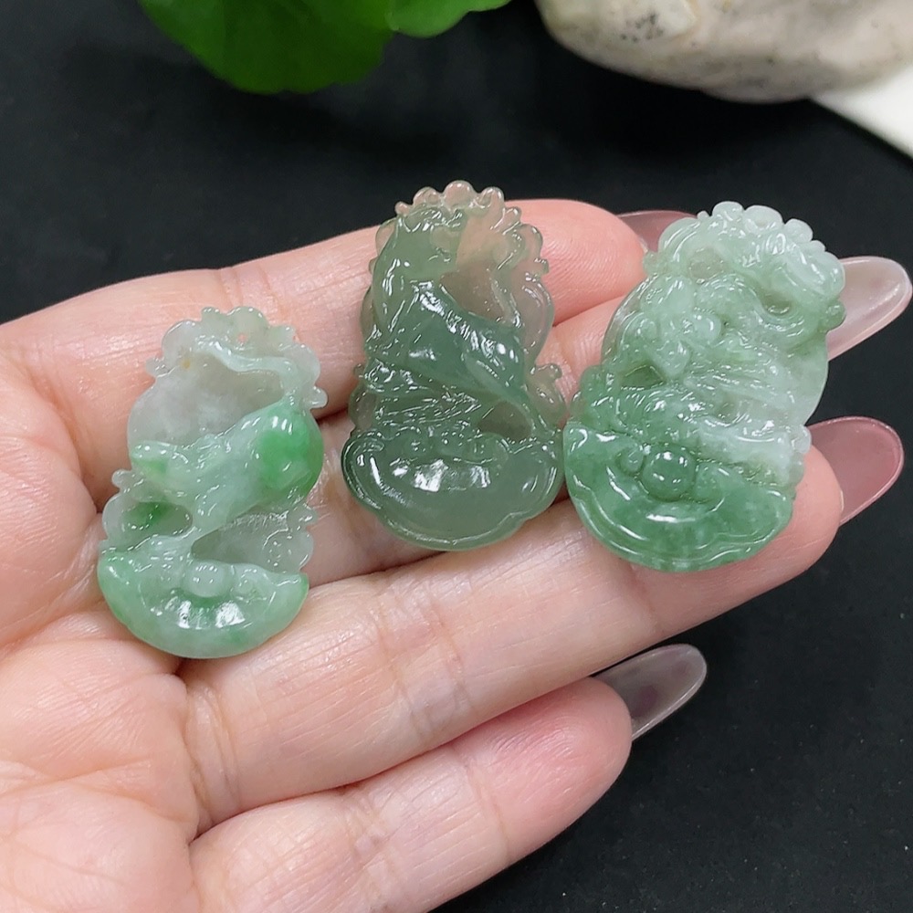F34033816 Jadeite Pendants Sell as a Lot