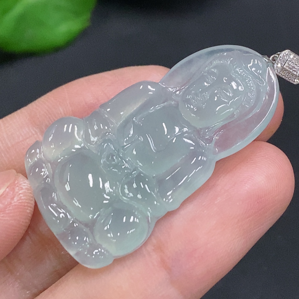 F34962399 Jadeite Guanyin Pendant with 18K Gold Clasp, Total Weight Approx. 7.7g (Set with Diamonds)