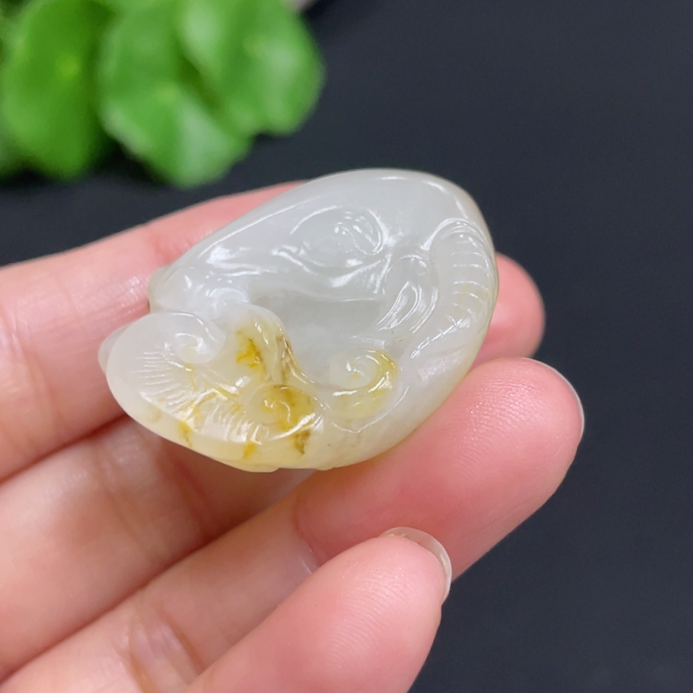 H34072139 Hetian Jade Pendant Sheep Total weight approx. 17.3g Undetermined skin color origin