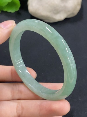 F46548779 翡翠正圈手镯 圈口54 货品总重约34.97g