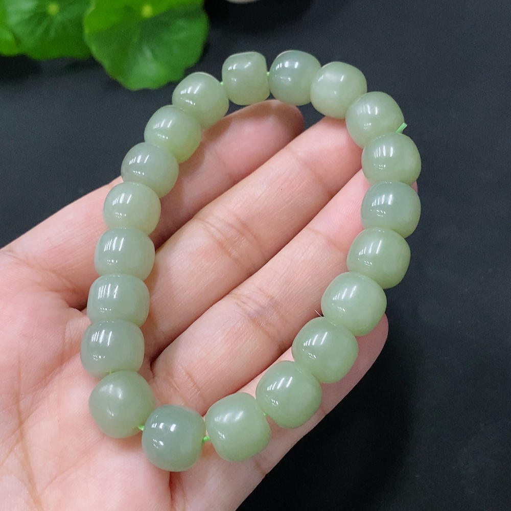 H22434289 Hetian Jade Bracelet, Approx. 10mm Beads, Total Weight Approx. 33.4g