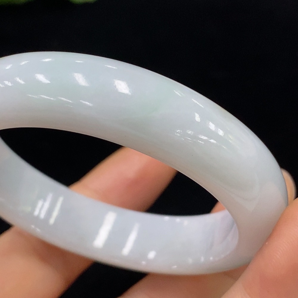 F30560247 Jadeite Round Bangle 51.1 Circumference Total Weight Approx. 51.61g