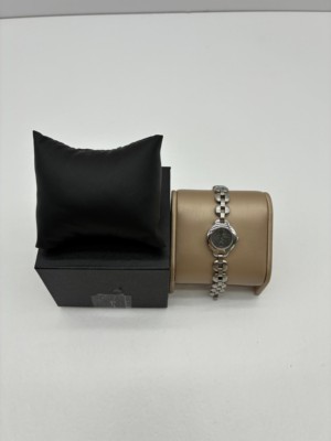 S43097688 9.8新 天梭TISSOT 石英女表 表径20.8mm 后盖有明显划痕 表带些许松垮 腕周13cm左右
