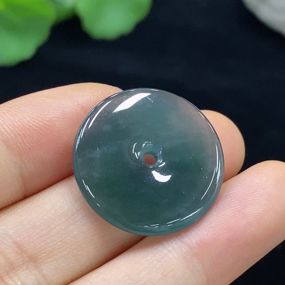 F30531974 Jadeite Peace Knot Pendant Total Weight Approx. 4.63g