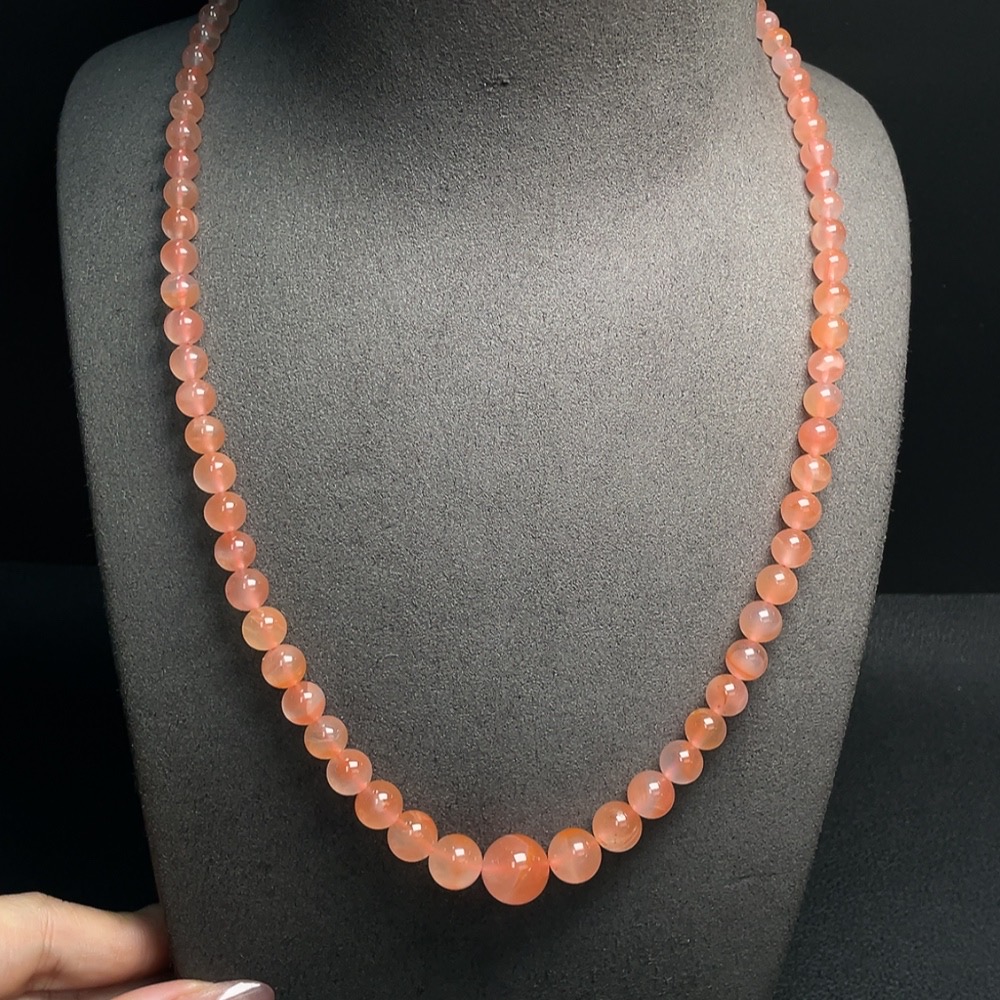 C29370889 South Red Agate Bead Strand Non-Gold Setting Approx. 4.1-12.4mm Total Weight About 38.42g Visible Organic Matter
