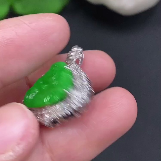 F35106217 Jadeite Buddha Pendant with 18K Gold Setting, Total Weight Approx. 3.3g (Accented with Diamonds)